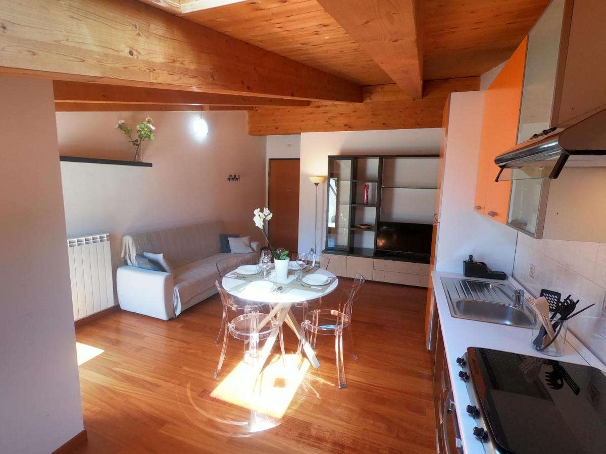 Montesilvano MarinaAttico Petfriendly Con Terrazzo, Via Del Borgoアパートメント エクステリア 写真