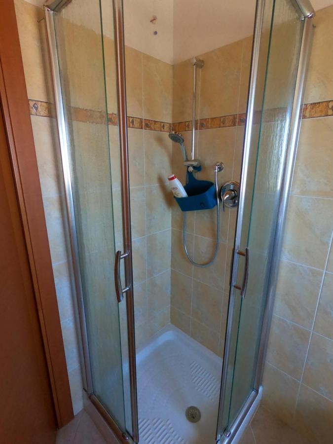 Montesilvano MarinaAttico Petfriendly Con Terrazzo, Via Del Borgoアパートメント エクステリア 写真